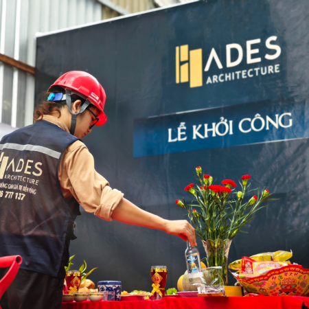 MIBAO'S MODERN COASTAL HOUSE