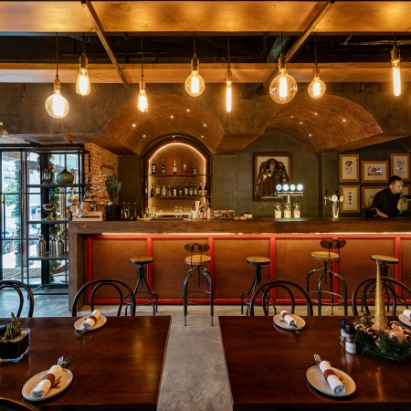 CORNER 308 GRILL & BAR