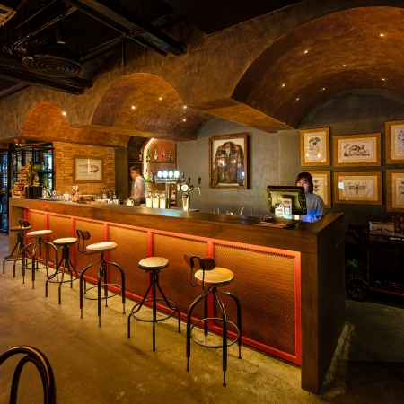 CORNER 308 GRILL & BAR