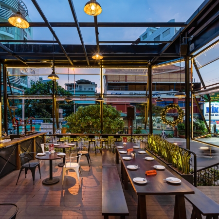 CORNER 308 GRILL & BAR