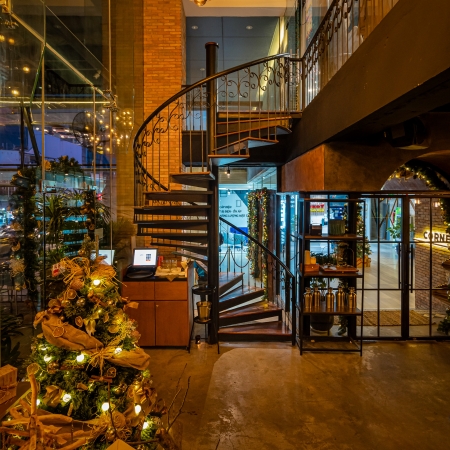 CORNER 308 GRILL & BAR