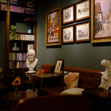 𝐇𝐚𝐝𝐞𝐬 𝐂𝐚𝐟𝐞́ & 𝐆𝐚𝐥𝐥𝐞𝐫𝐲