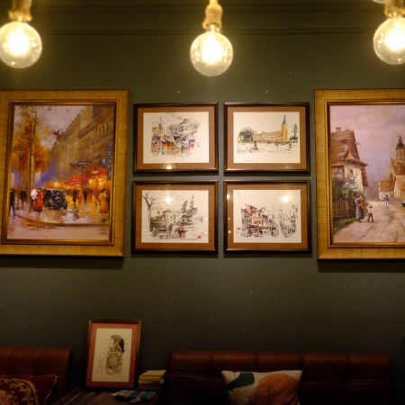 𝐇𝐚𝐝𝐞𝐬 𝐂𝐚𝐟𝐞́ & 𝐆𝐚𝐥𝐥𝐞𝐫𝐲