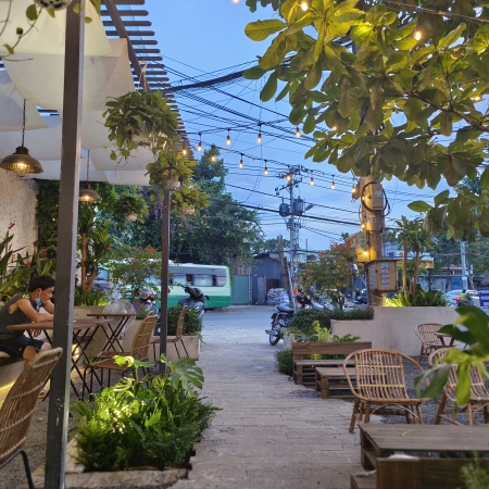 𝐇𝐚𝐝𝐞𝐬 𝐂𝐚𝐟𝐞́ & 𝐆𝐚𝐥𝐥𝐞𝐫𝐲