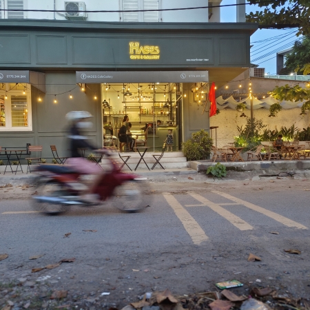 𝐇𝐚𝐝𝐞𝐬 𝐂𝐚𝐟𝐞́ & 𝐆𝐚𝐥𝐥𝐞𝐫𝐲