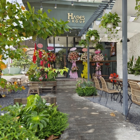 𝐇𝐚𝐝𝐞𝐬 𝐂𝐚𝐟𝐞́ & 𝐆𝐚𝐥𝐥𝐞𝐫𝐲