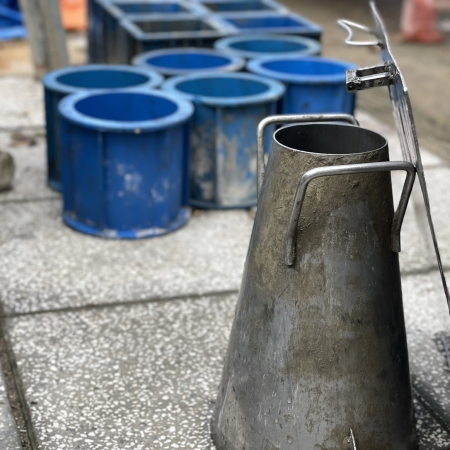 MIBAO'S MODERN COASTAL HOUSE