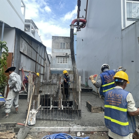 MIBAO'S MODERN COASTAL HOUSE