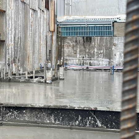 MIBAO'S MODERN COASTAL HOUSE