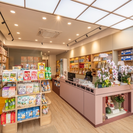 HONG’S HOUSE & STORE