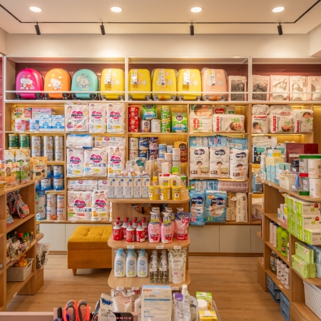 HONG’S HOUSE & STORE