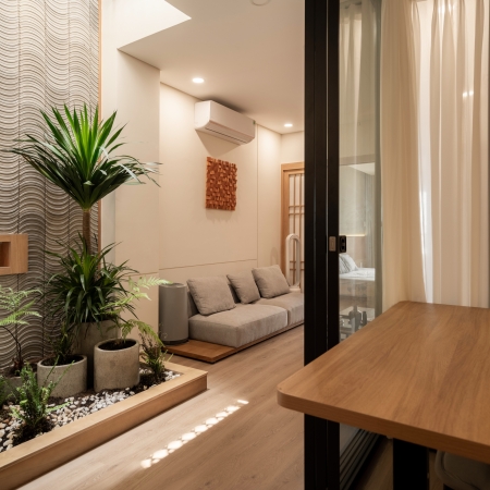 HONG’S HOUSE & STORE